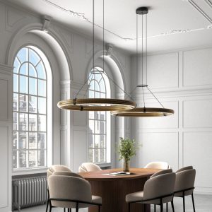Suspension Elli de chez Aromas installée dans un intérieur contemporain, lumière douce et design épuré.