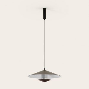 Suspension Gehit de chez Aromas installée dans un intérieur contemporain, lumière diffuse et lignes épurées.