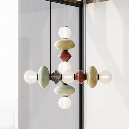 Suspension Mapi de chez Aromas installée dans un intérieur contemporain, lumière douce et design minimaliste.