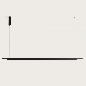 Suspension linéaire Coln de chez Aromas, luminaire suspendu au profil fin au-dessus d’un espace intérieur