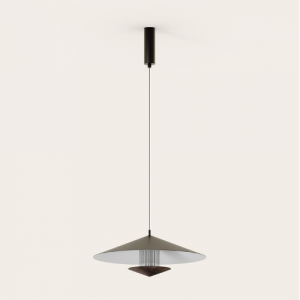 Gehit 40 de chez Aromas, suspension au design contemporain, intégrée dans un intérieur élégant