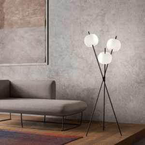 Lampadaire Poise Floor design minimaliste par Kundalini